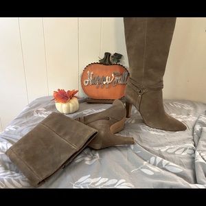 Vince camuto stiletto tall boot suede 9